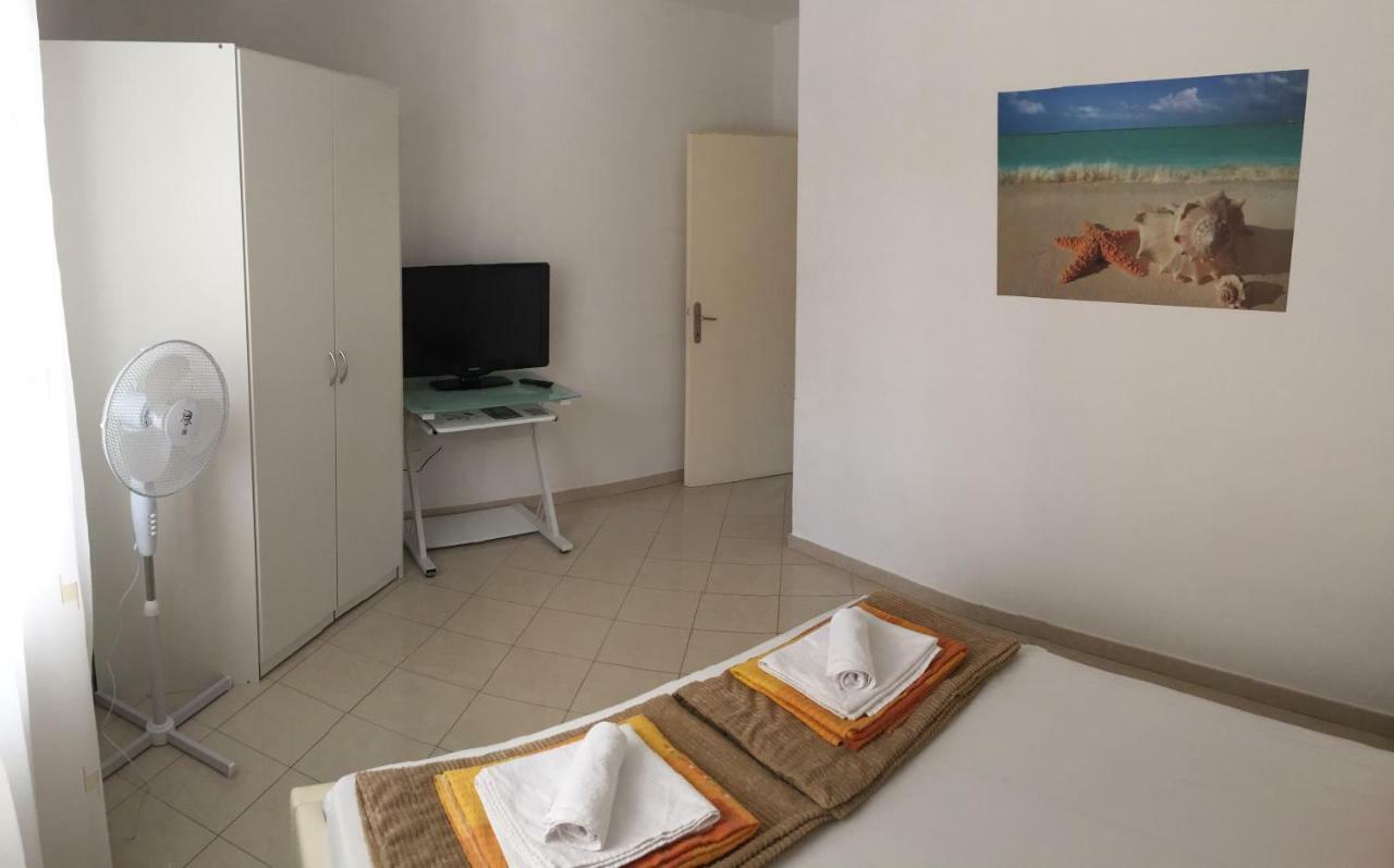 Apartmani Irena Jezevac クルク エクステリア 写真